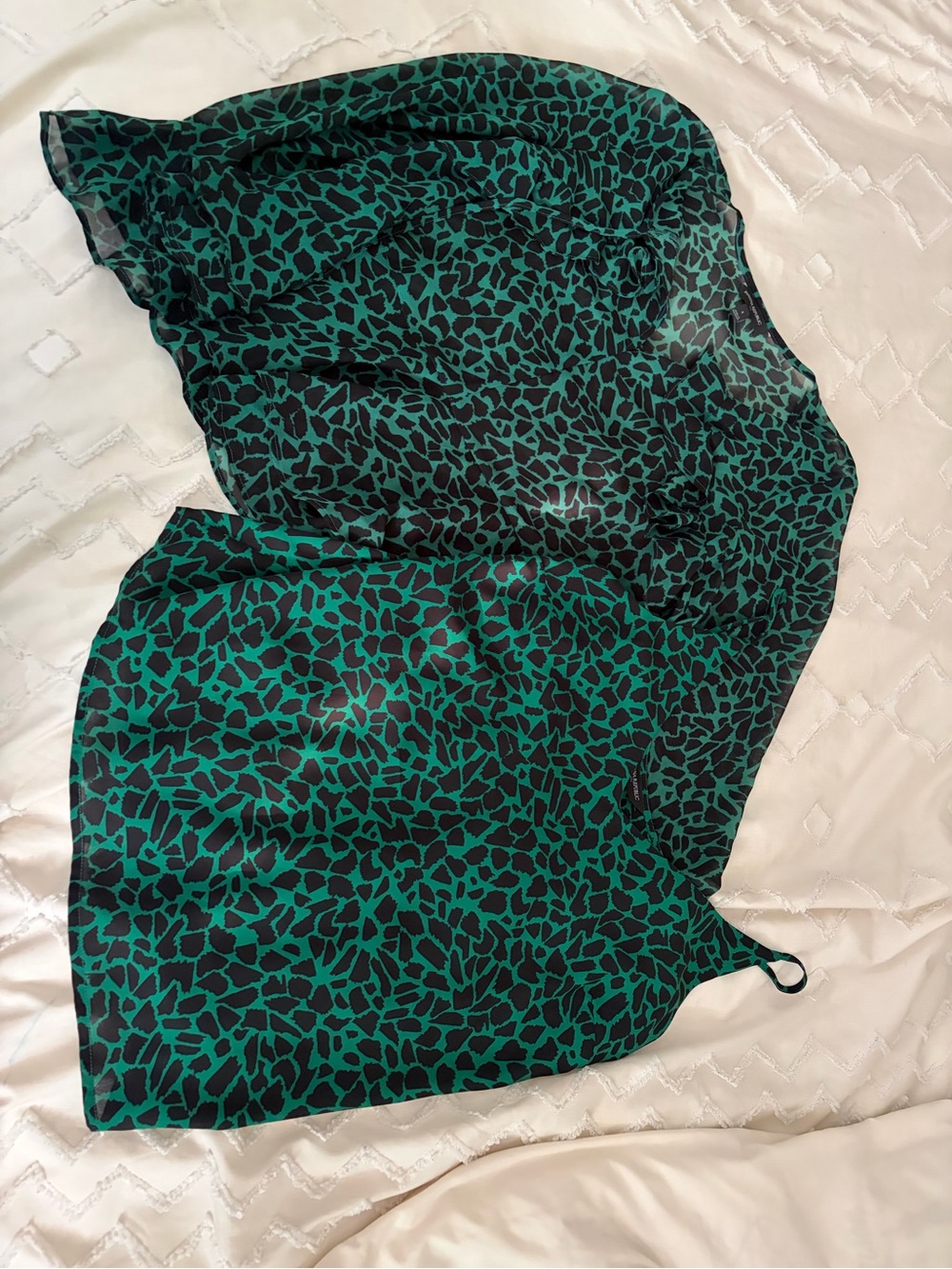 Banana republic Women’s Green Black Animal-Print blouse and tank top set